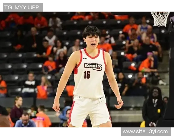 杨瀚森连续出战八场后首度缺席比赛上半场未能上场引发关注