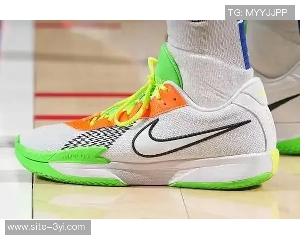 纳斯赞乔治训练表现出色移动灵活投篮精准防守本能强大