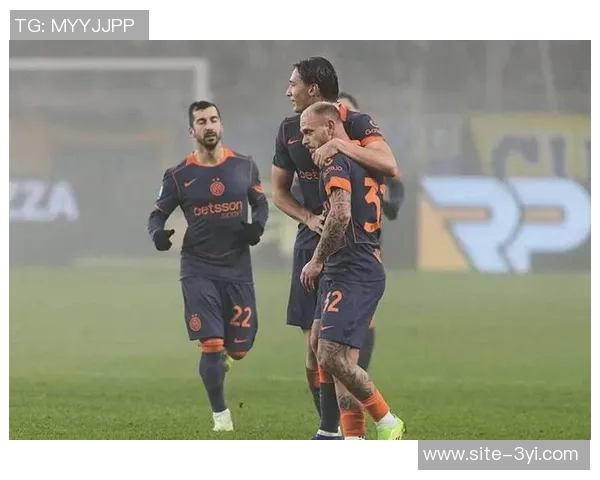 国米球迷放烟花意外炸伤手指或导致球队面临罚款及北看台关闭风险 国米球迷放烟花意外炸伤手指或导致球队面临罚款及北看台关闭风险