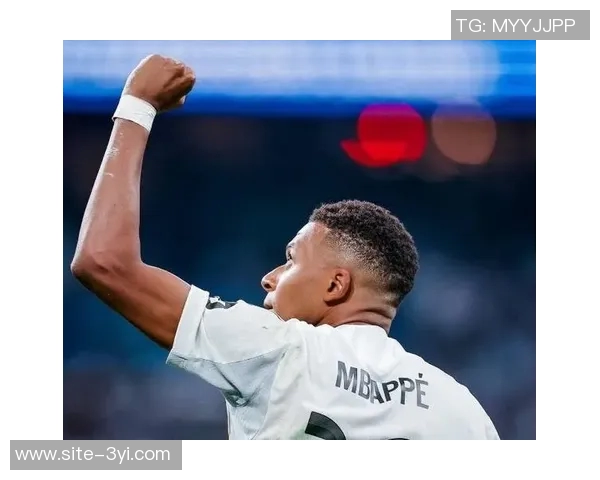 姆巴佩乘私人飞机抵达沙特全力以赴备战西超杯决赛 姆巴佩乘私人飞机抵达沙特全力以赴备战西超杯决赛